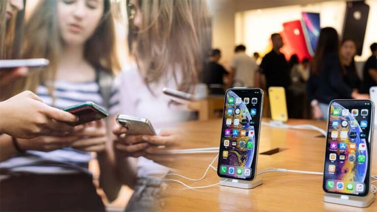 Representation image of a smartphone showroom with a woman using an iPhone