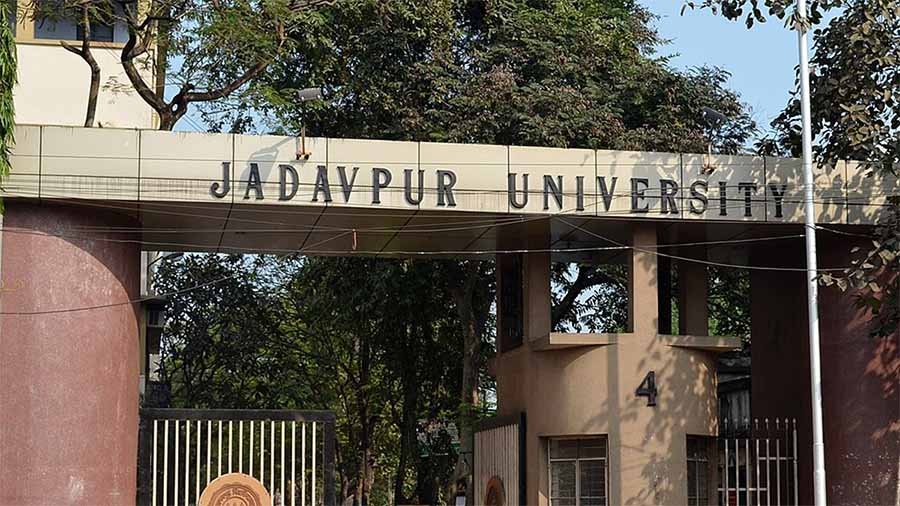 Police and campus officials at Jadavpur University pond site after student tragedy