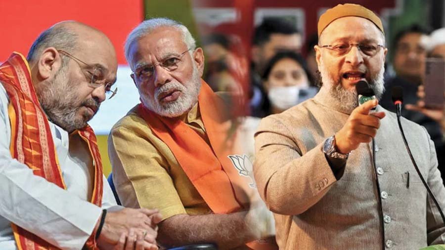 Asaduddin Owaisi addressing a large rally in Katihar’s Balrampur constituency, attacking BJP leaders over Seemanchal remarks.