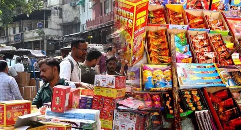 Crowds at Delhi firecracker market after Supreme Court lifts ban